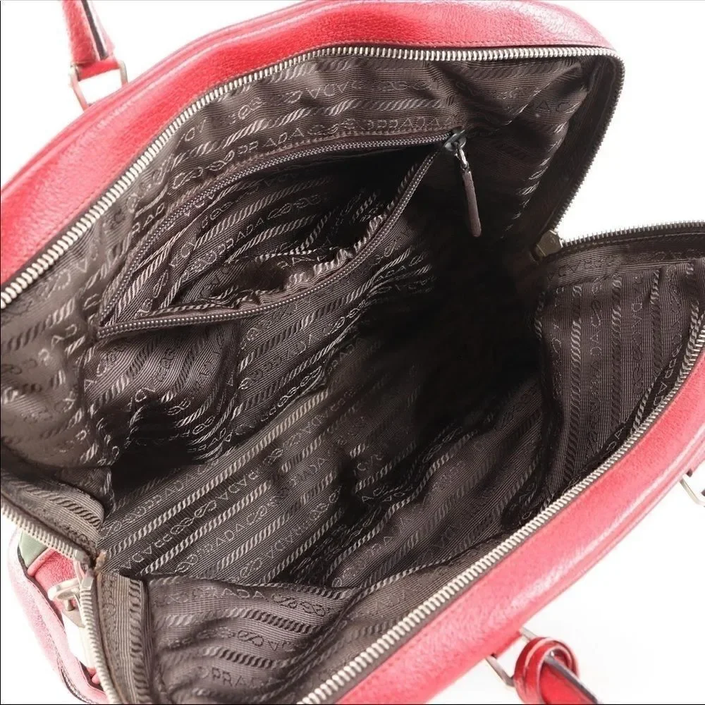 Auth Prada red leather and green nylon hand bag - Picture 10 of 16